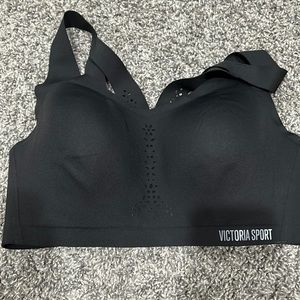 Victoria Sport Angel Max sports bra 34D